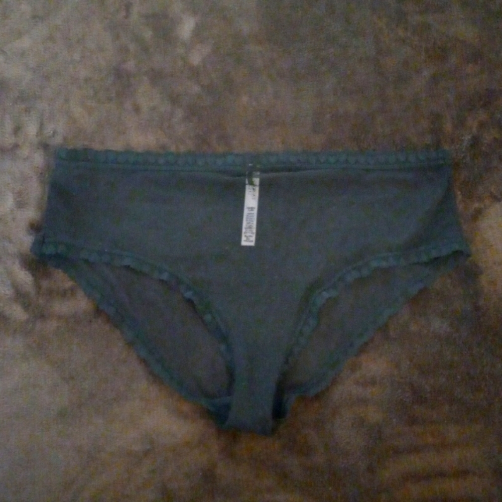 Victoria's Secret hiphugger hipster black lace panties